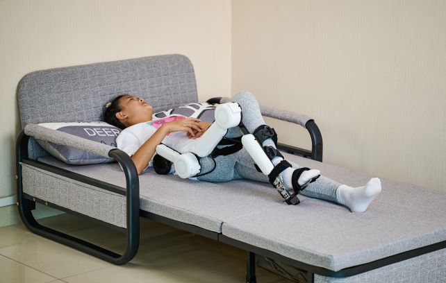 臥床訓練外骨骼（夢跑）