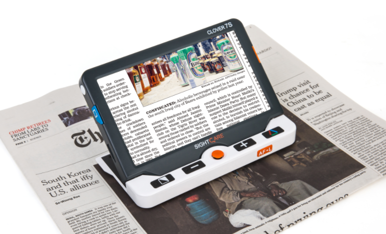Clover 7S handheld video magnifier-