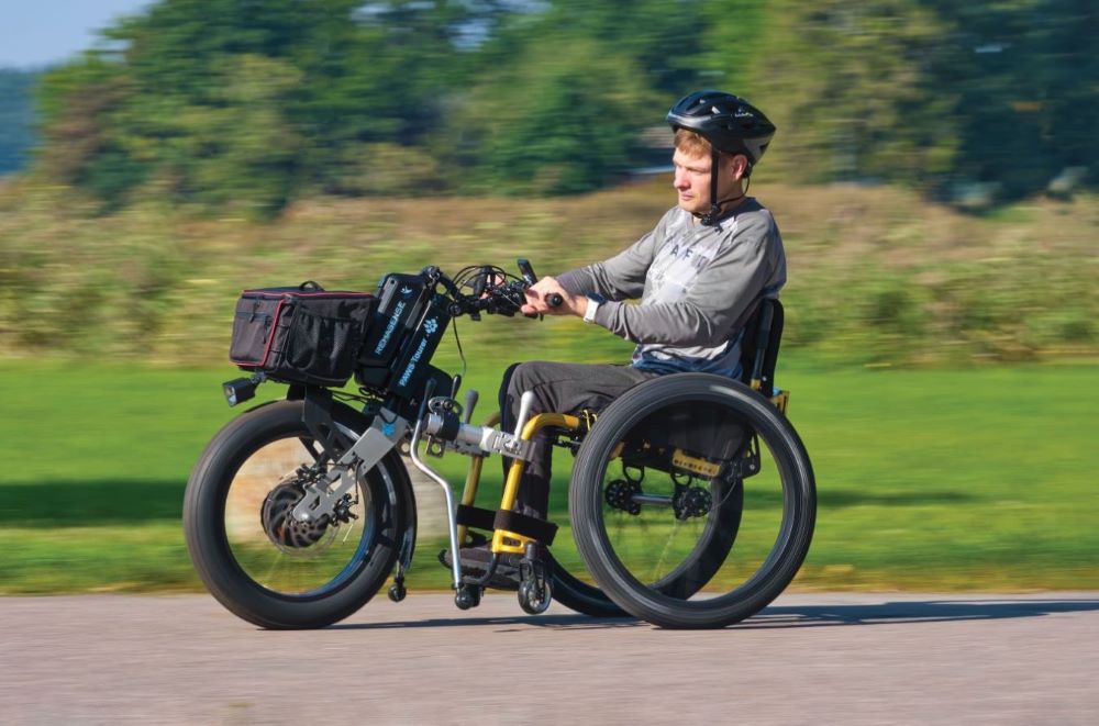 動力輔助輪椅設備