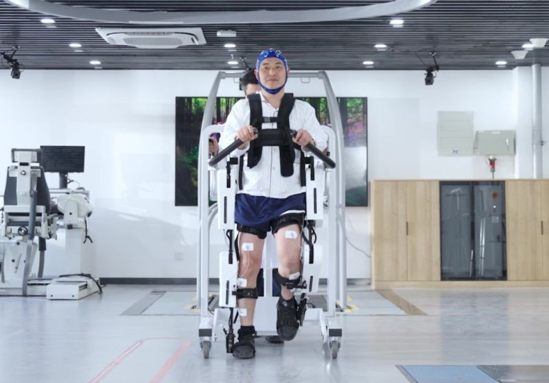 &ldquo;神工&rdquo;人工神經康復機器人-