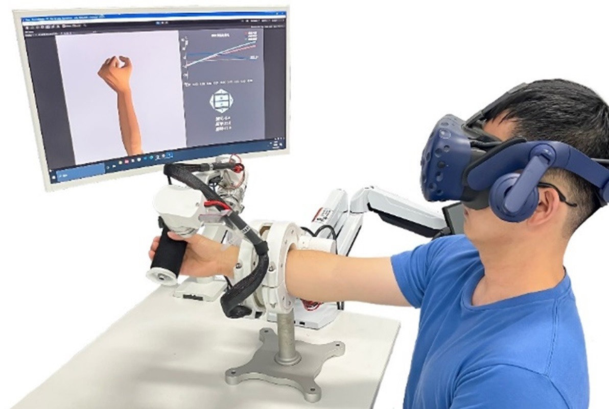 多感覺刺激與精準調控上肢康復機器人